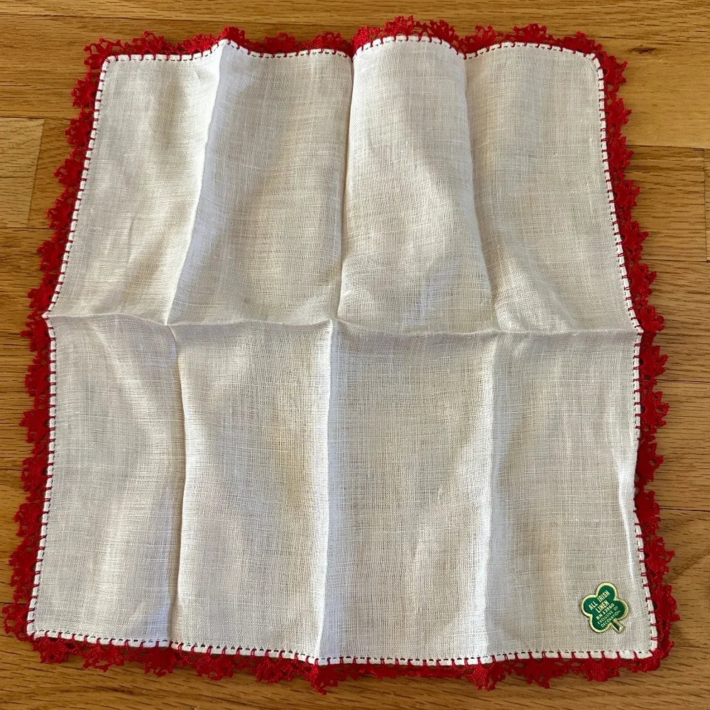 Vintage Embroidered Linen Dresser Scarf Runner Crochet Edge 34